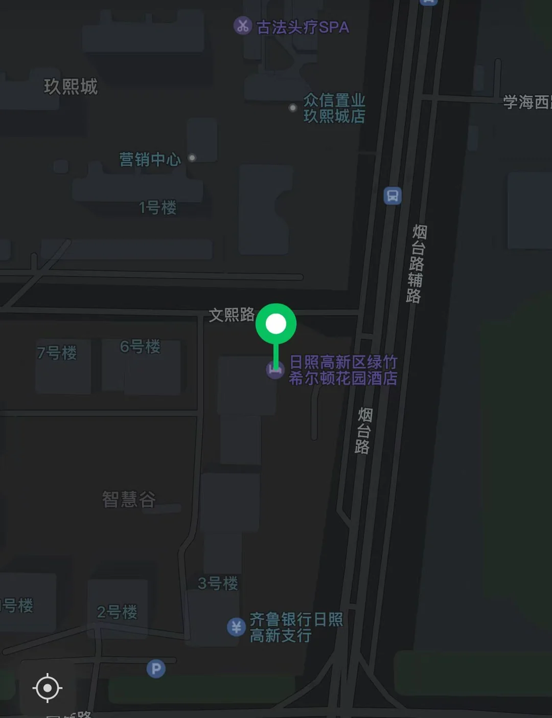 位置参考图：标注日照高新区绿竹希尔顿花园酒店，烟台路与文熙路附近